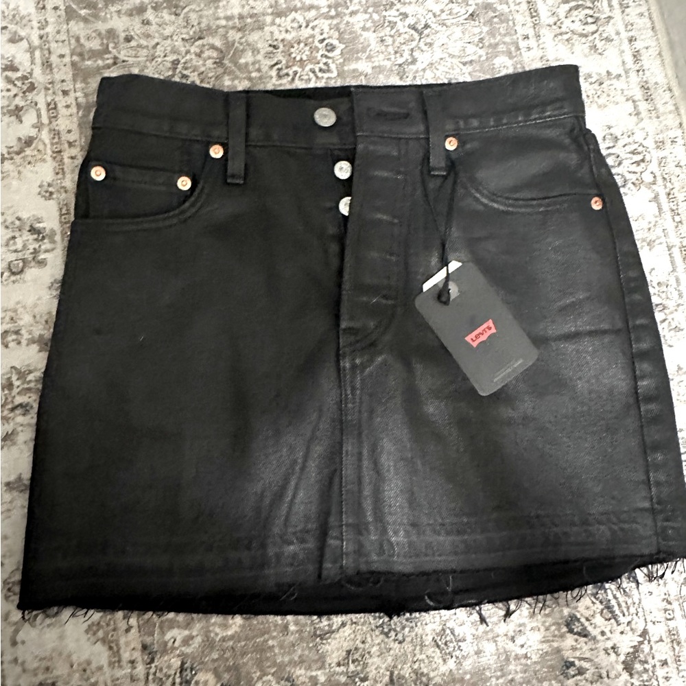 Levi’s icon denim skirt in leather coated black